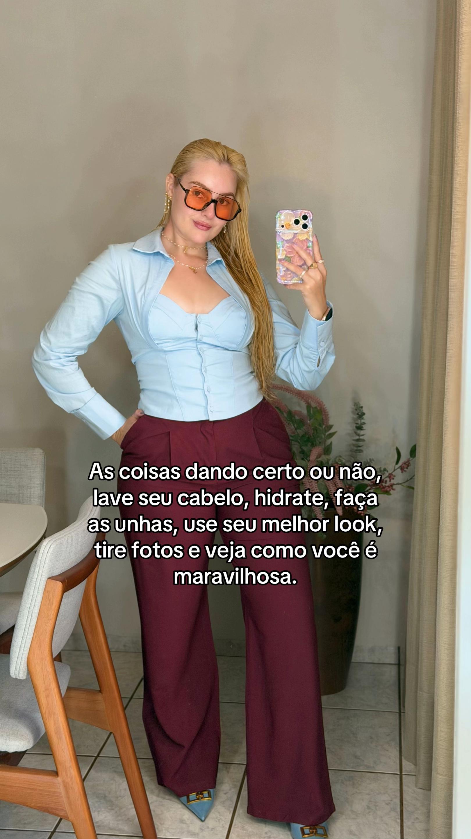 @Vit&oacute;ria Eva Mello