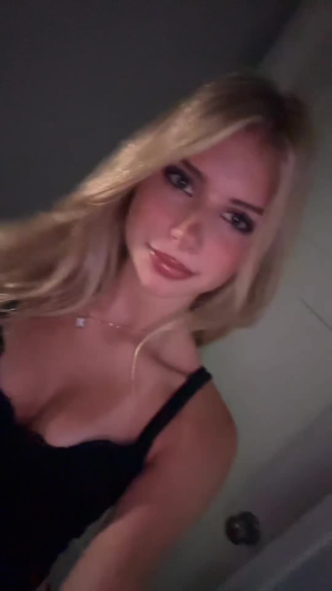 @ella_paige