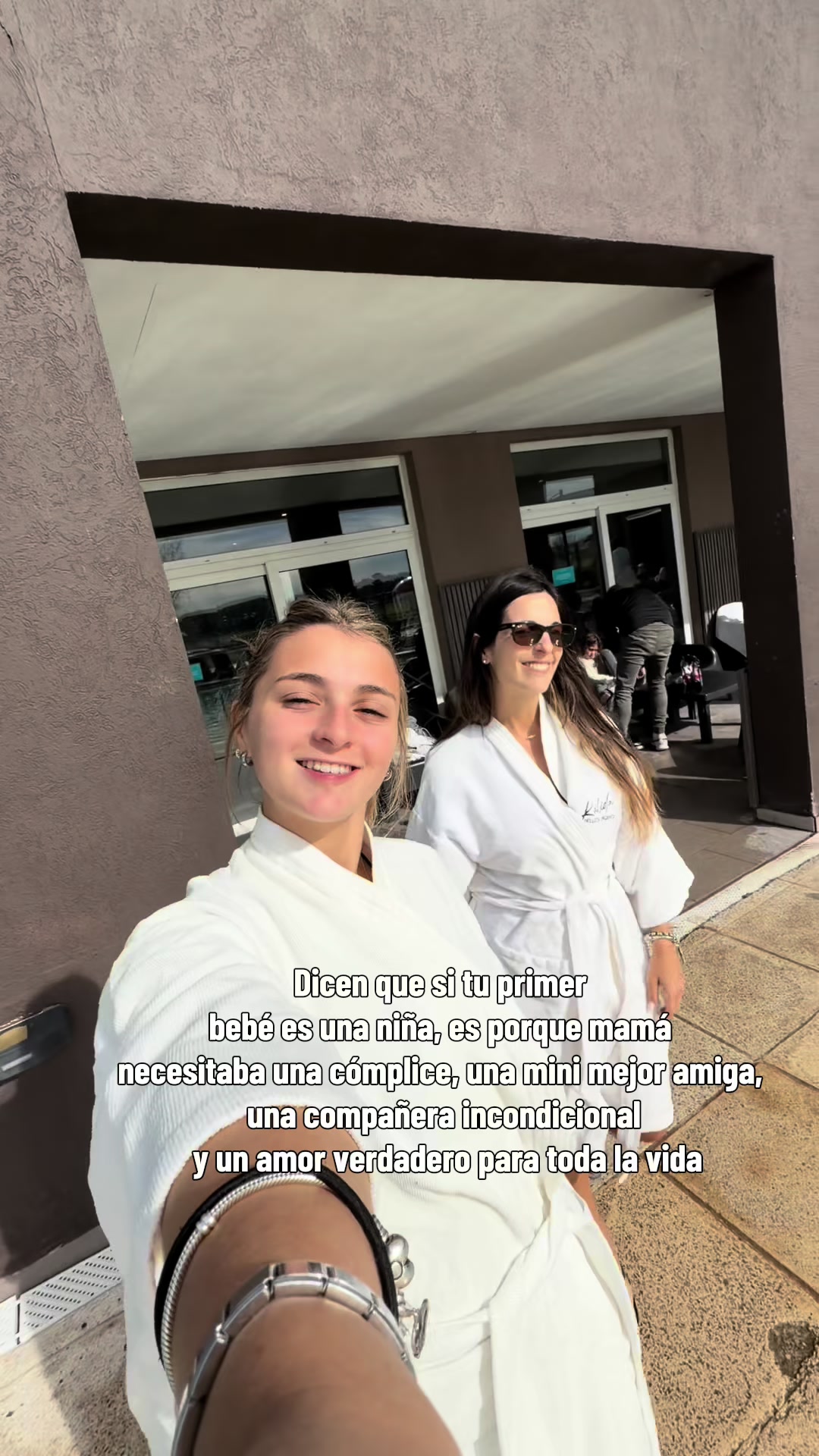 @LOREYTINA