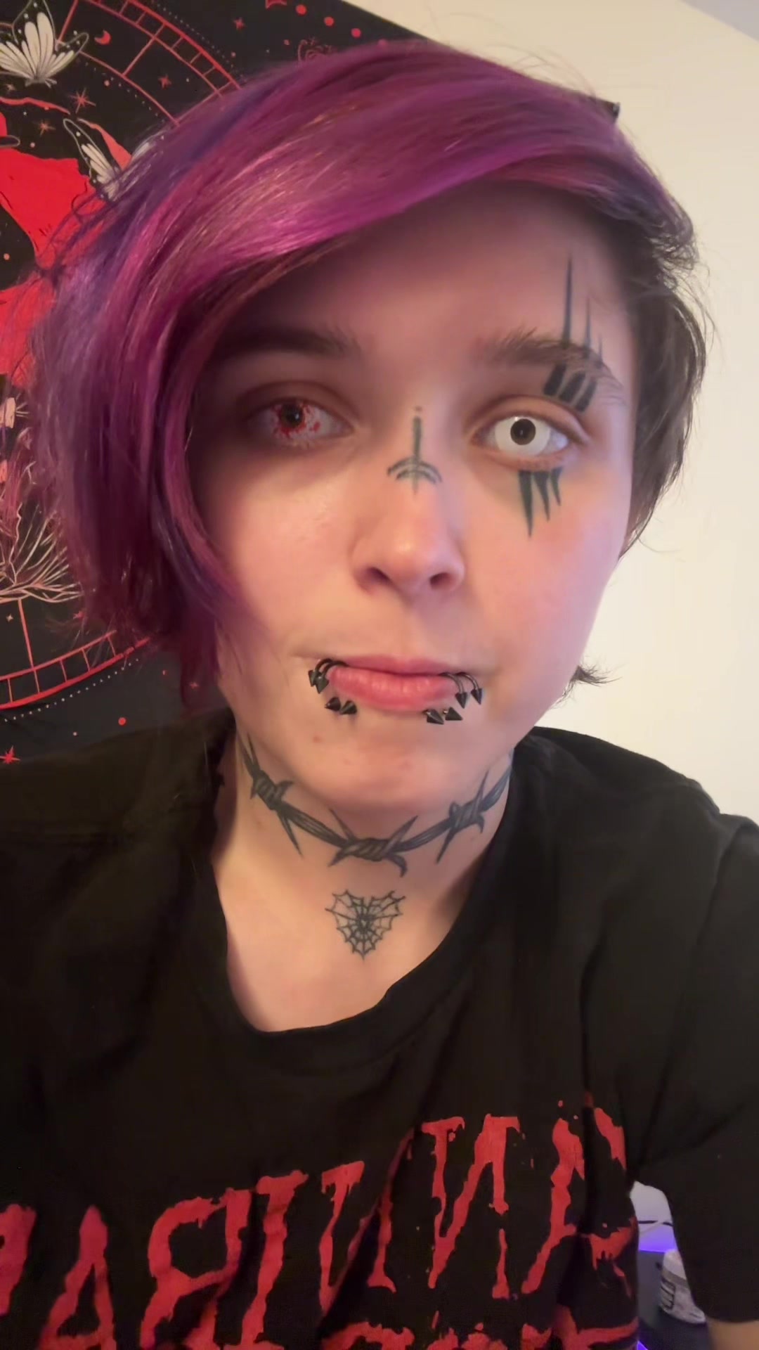 BriTheEmo (@britheemo87) - Urlebird