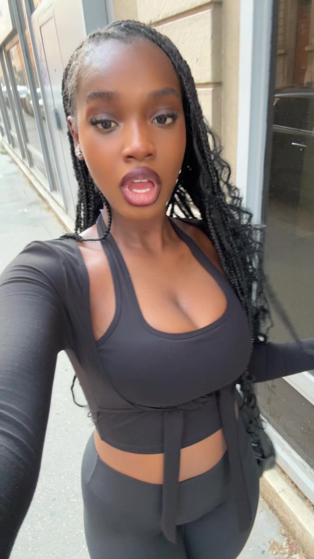 @Divine_.zou
