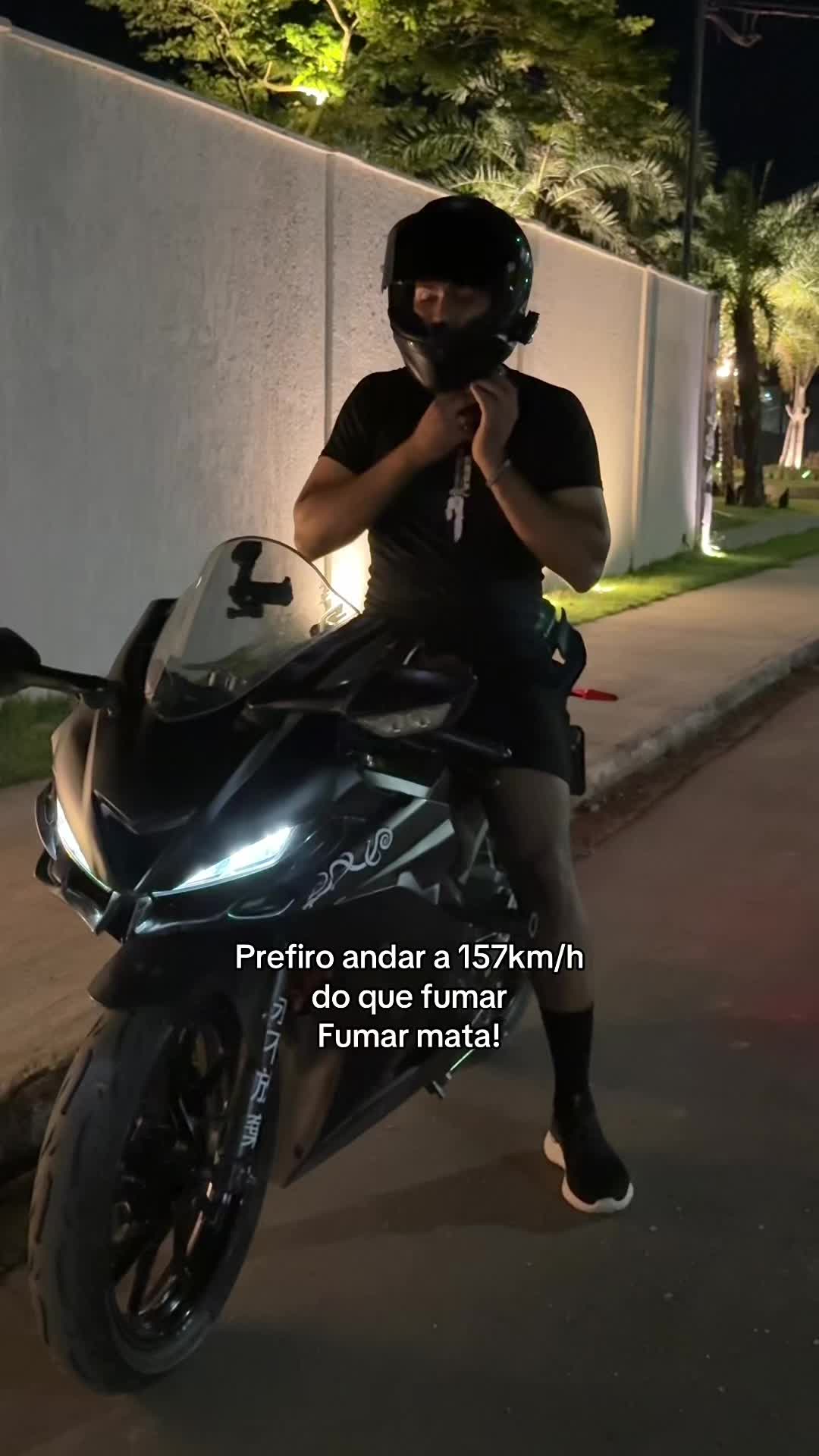 @julii0xr