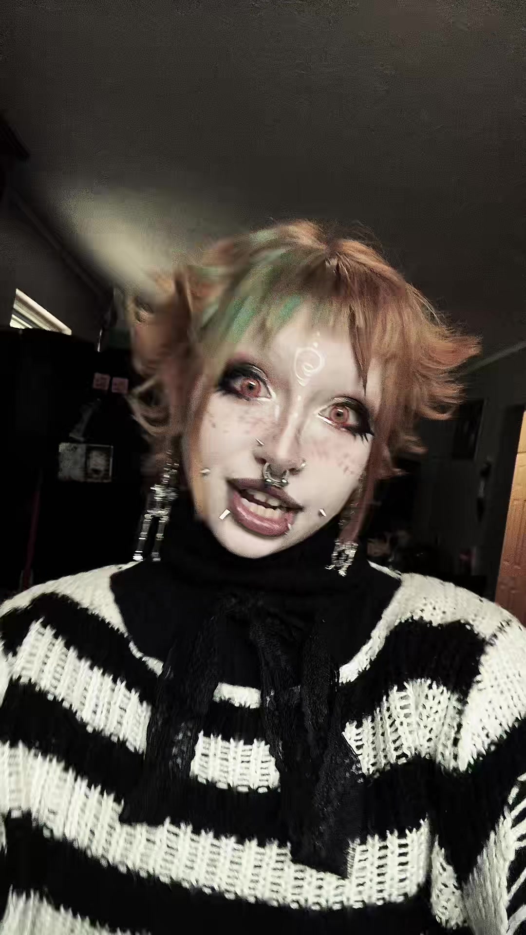 @fawna 🖤🖤🦷