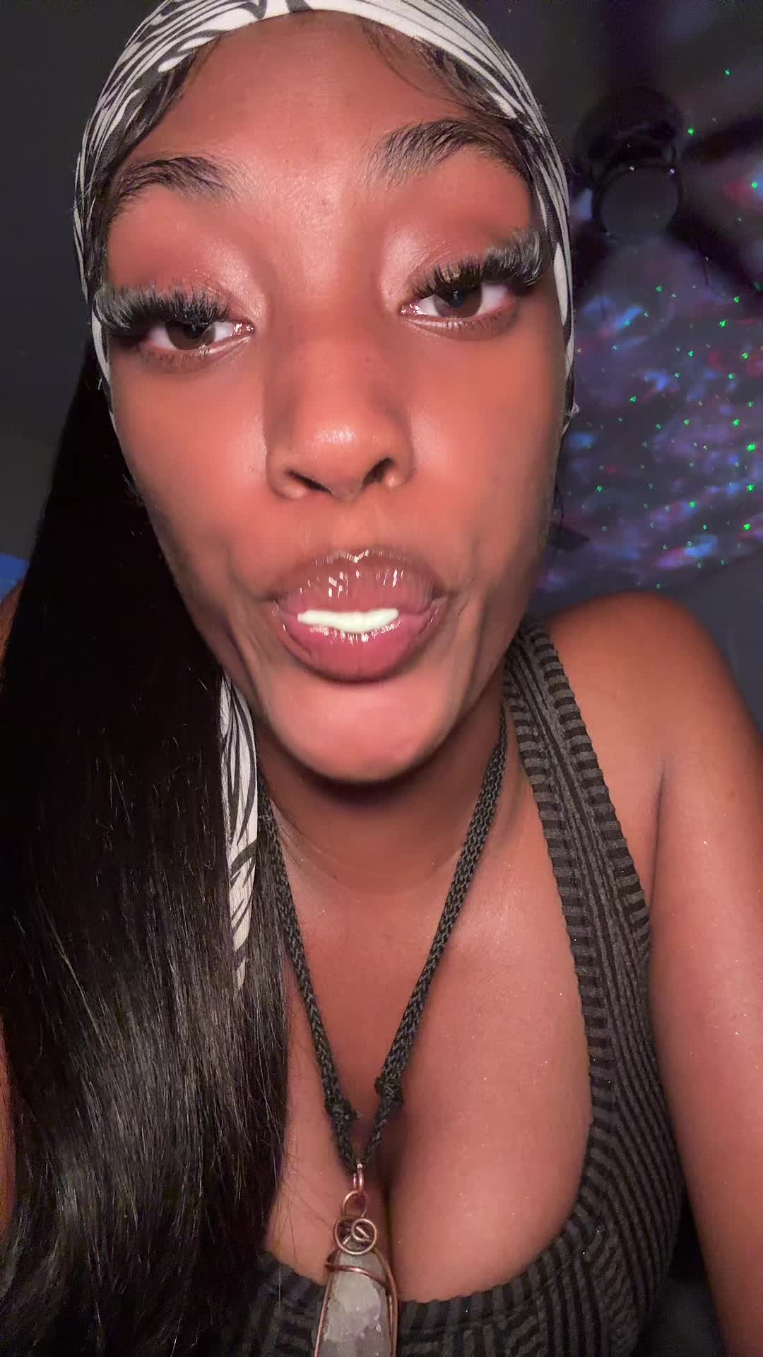 @momolashaa
