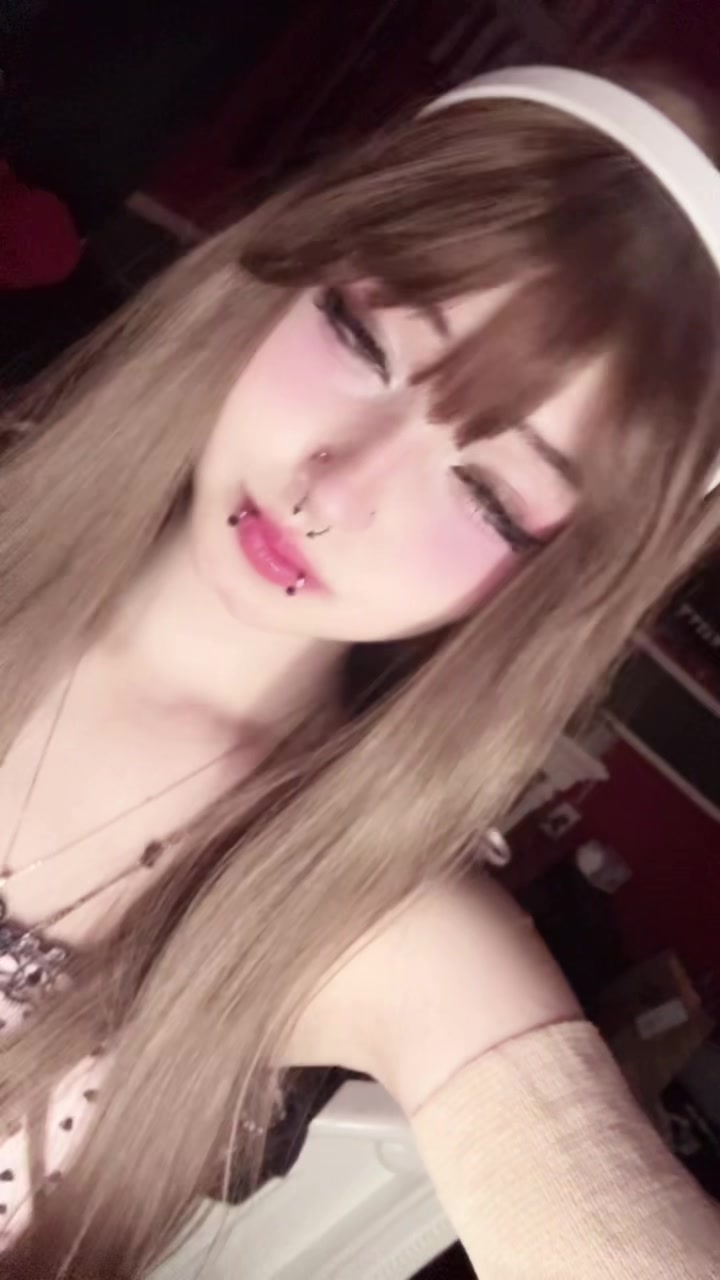 @waifulacey
