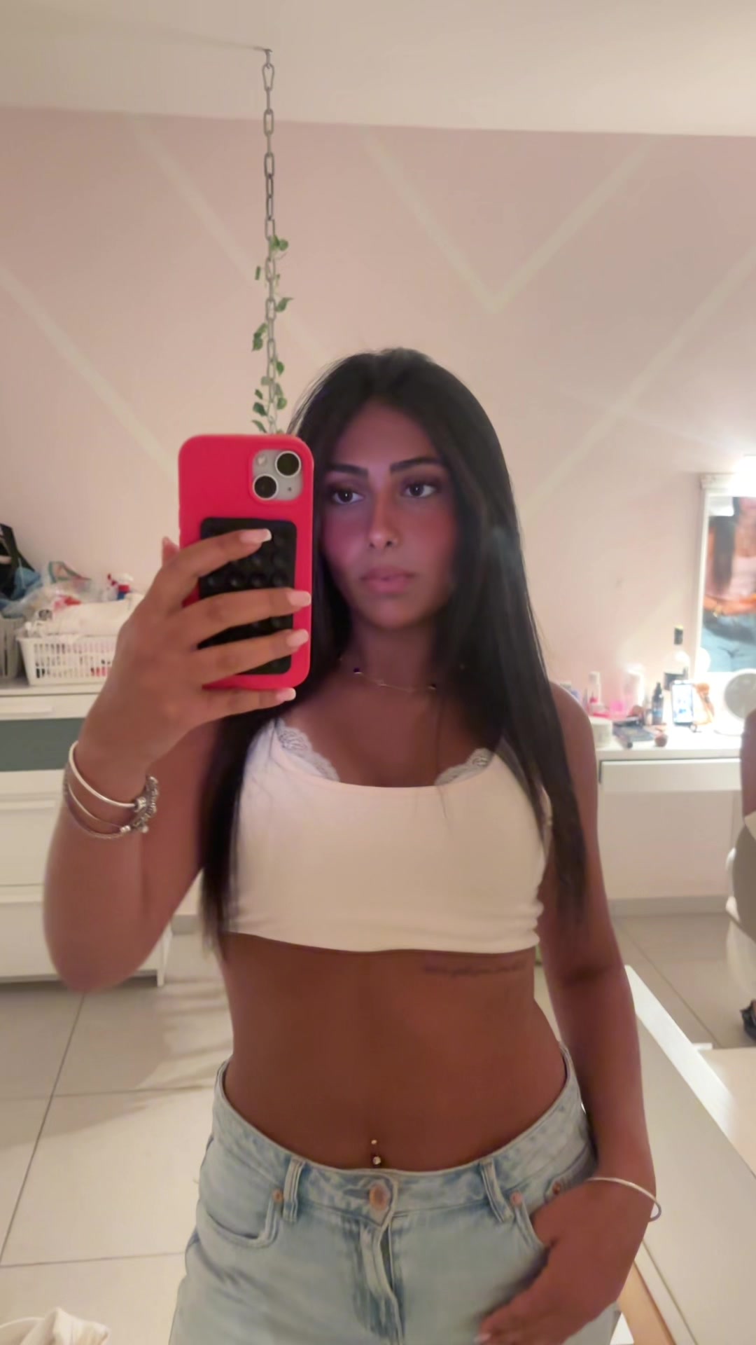 @Leahshamai
