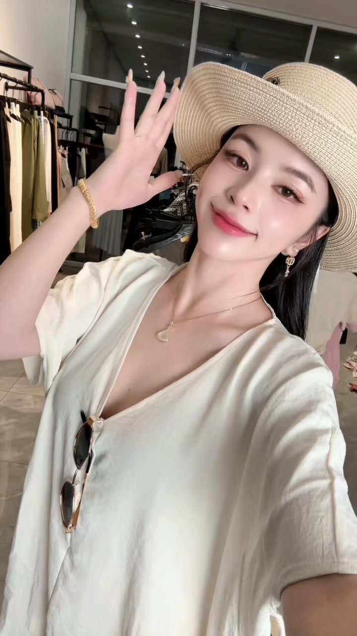 @ຮ້ານລິລີ່ເສື້ອຜ້າ Lily服饰✨
