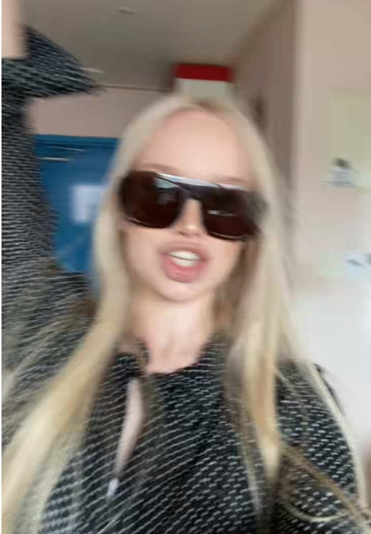 @vimolyyy