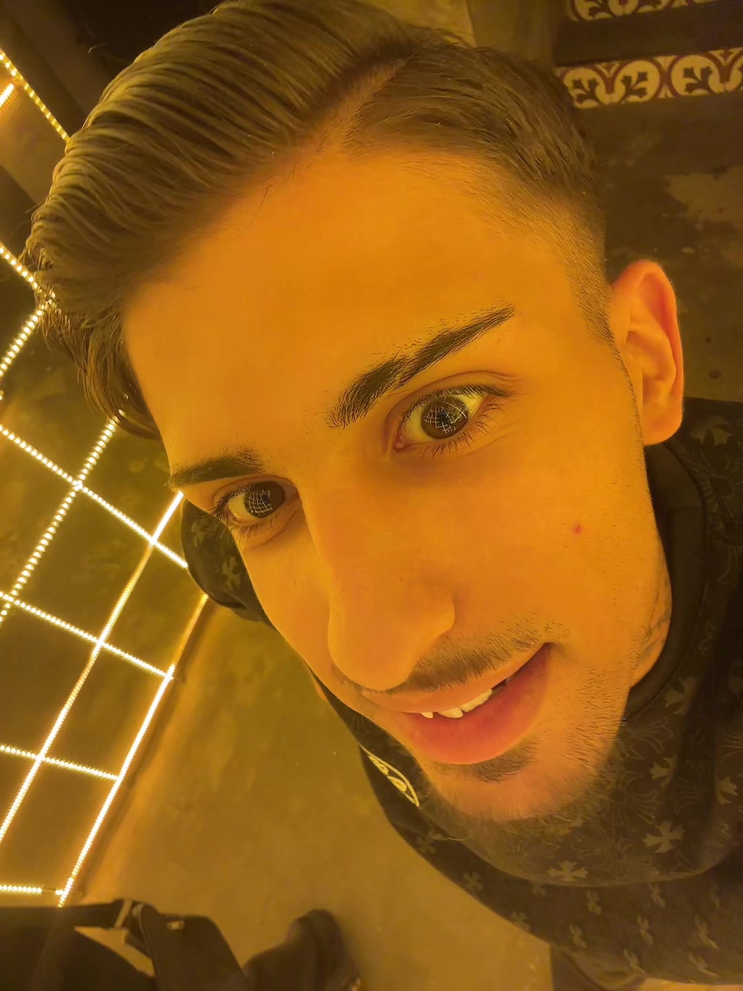 @KELEŞ&bull;