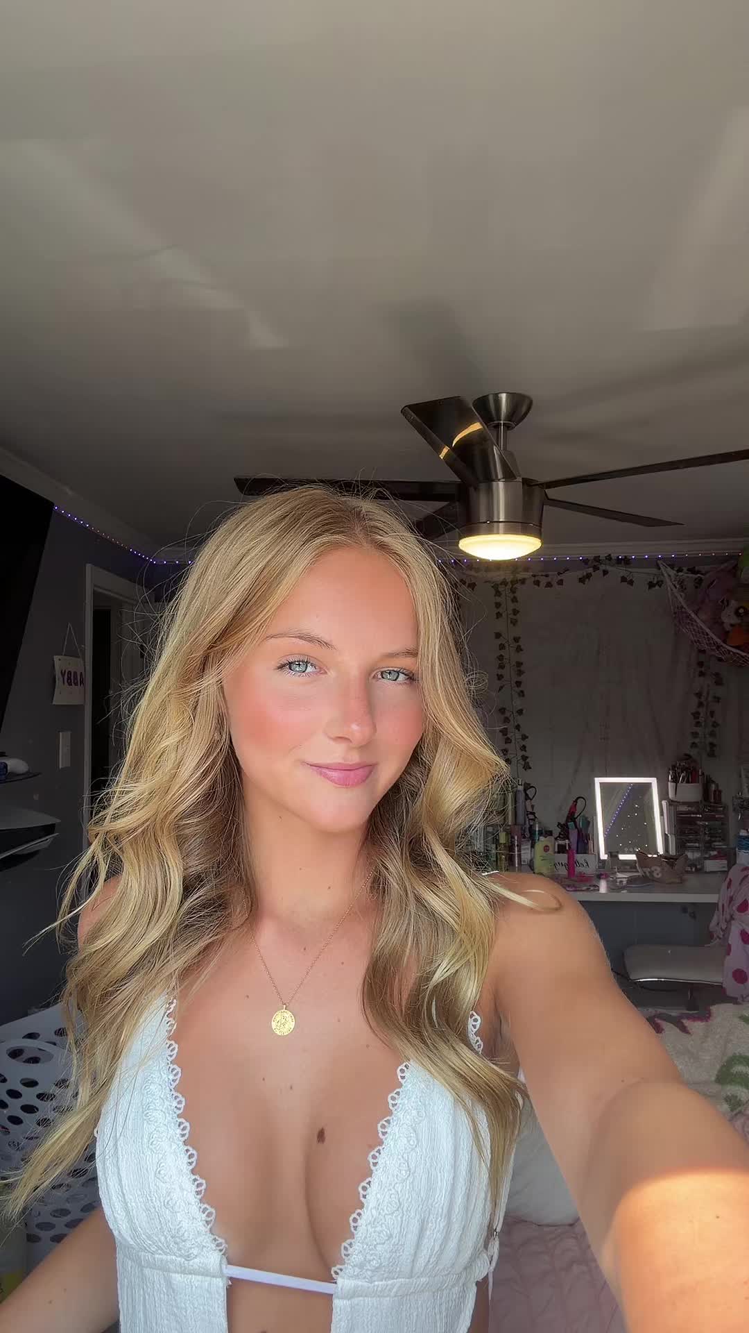 @𝐋𝚰𝐋𝐘