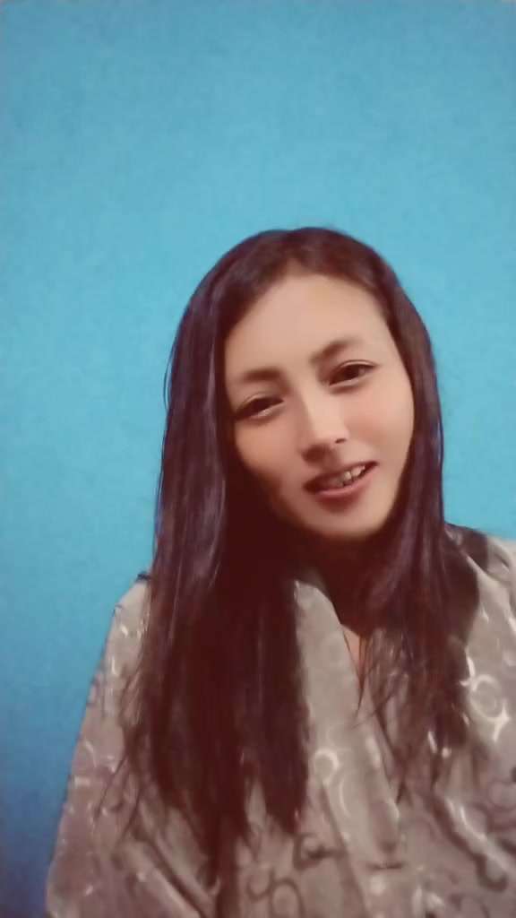 @Addicte with phone 😆