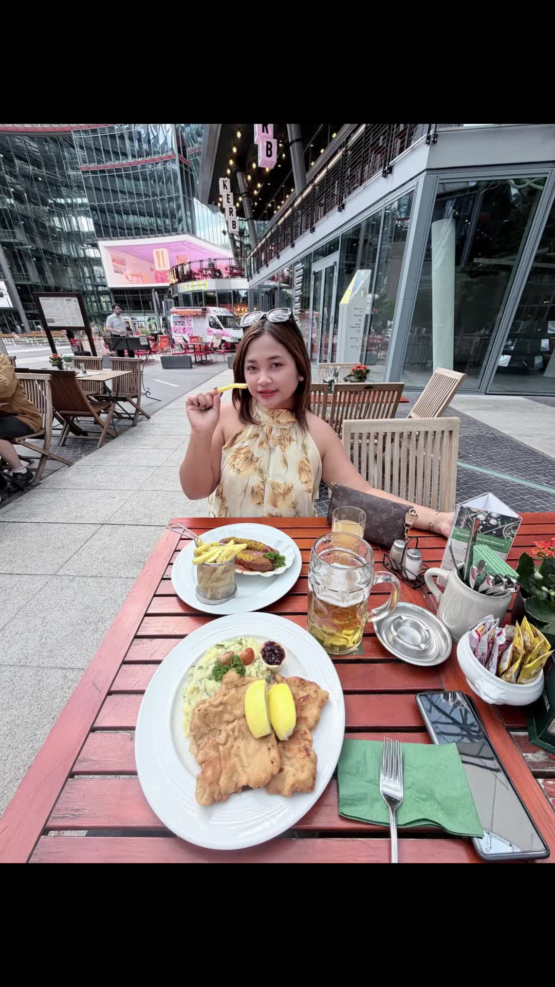 @乌兰&middot;林曼