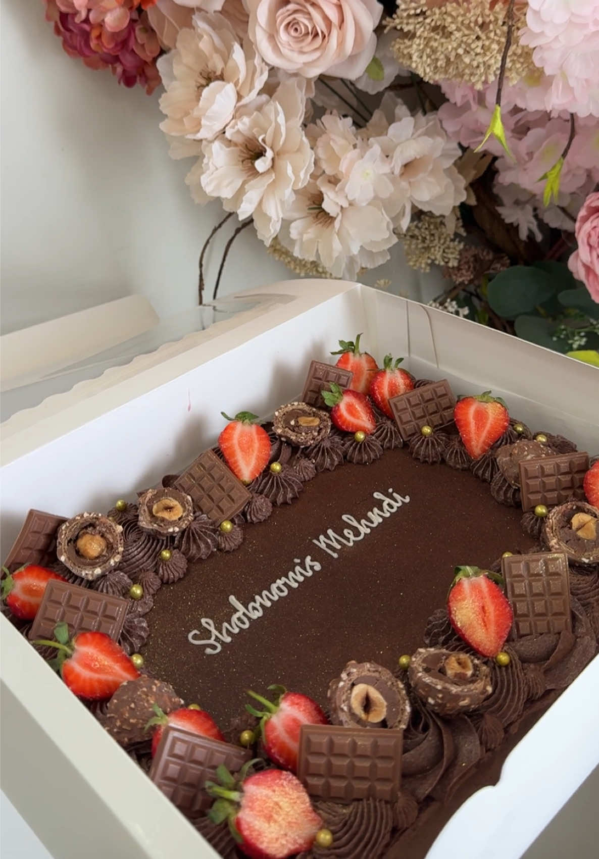 @devinetreatsbakery
