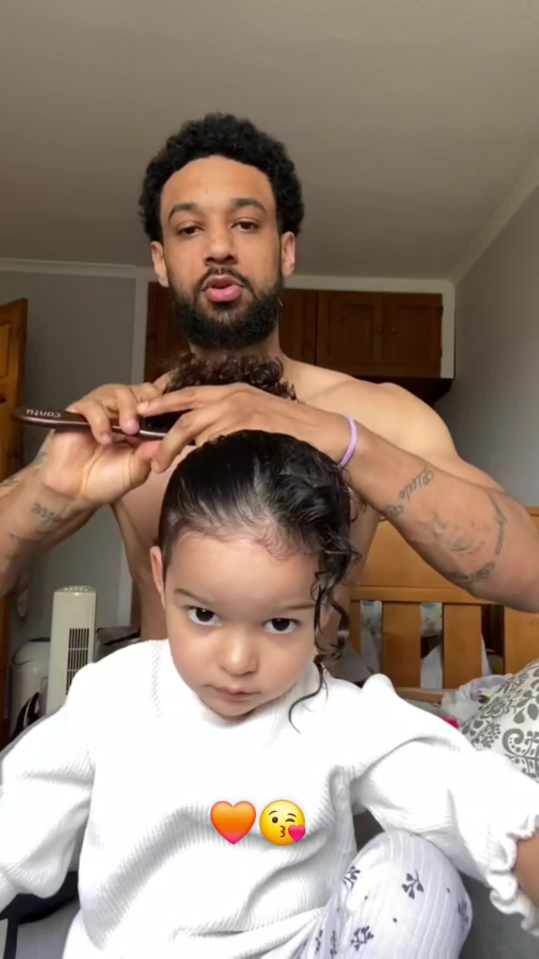@ኣሸጋሪ🇨🇺🤎🤴