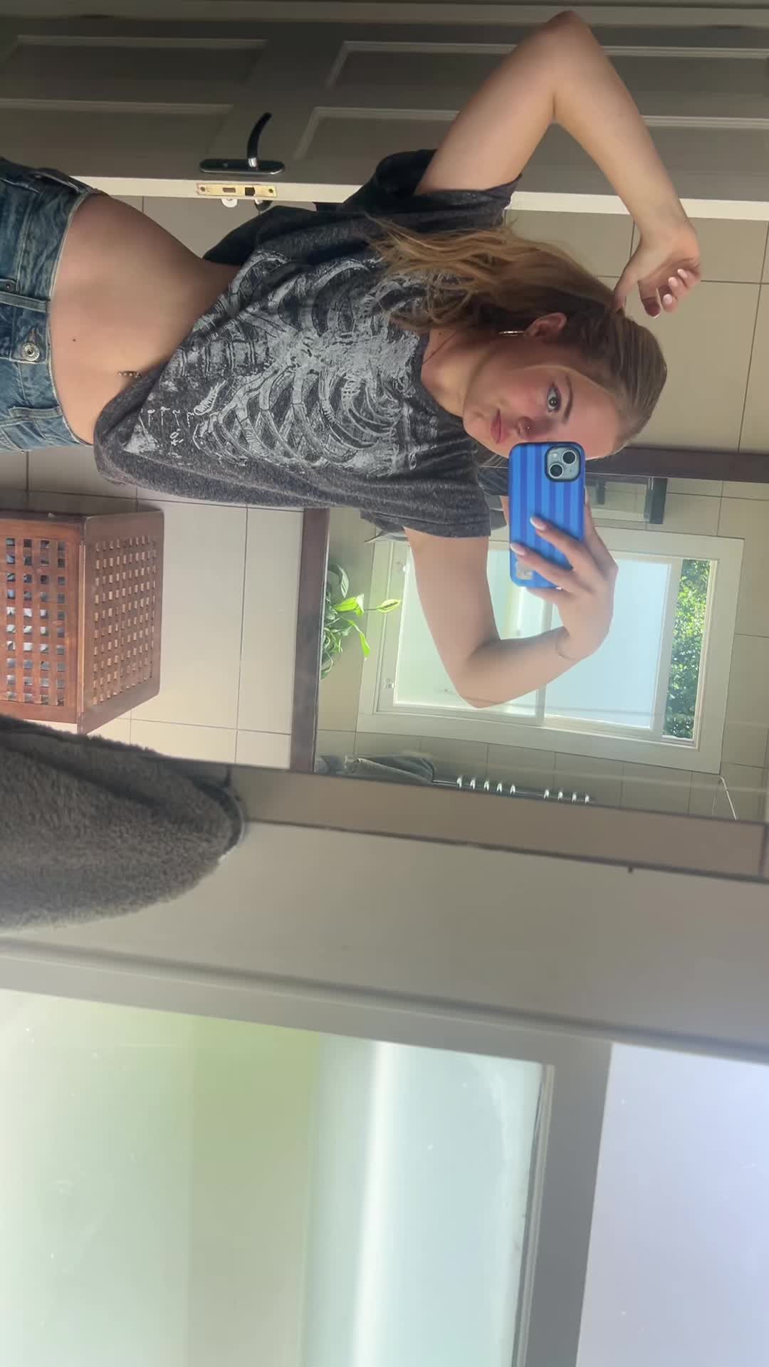 @violavalentine.a