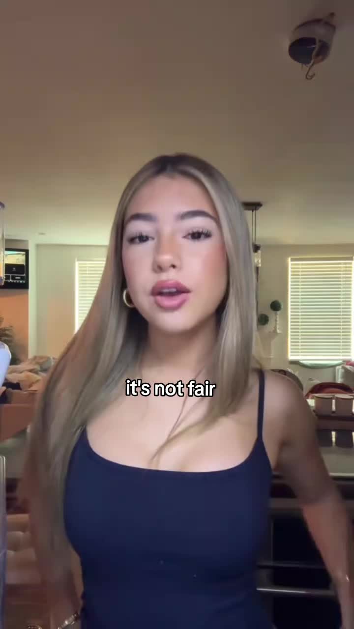 @𝓔𝓶𝓮𝓵𝔂