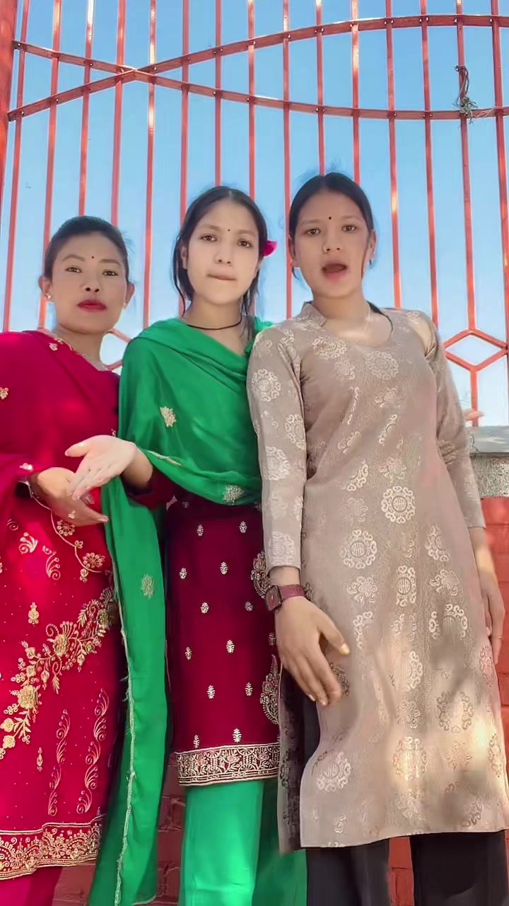 @🅱️ina Khadka✨💫❤️
