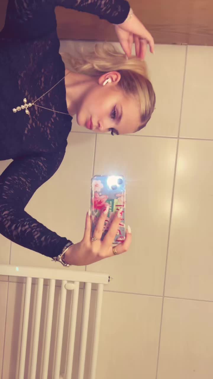 @♱ ✞ &dagger;