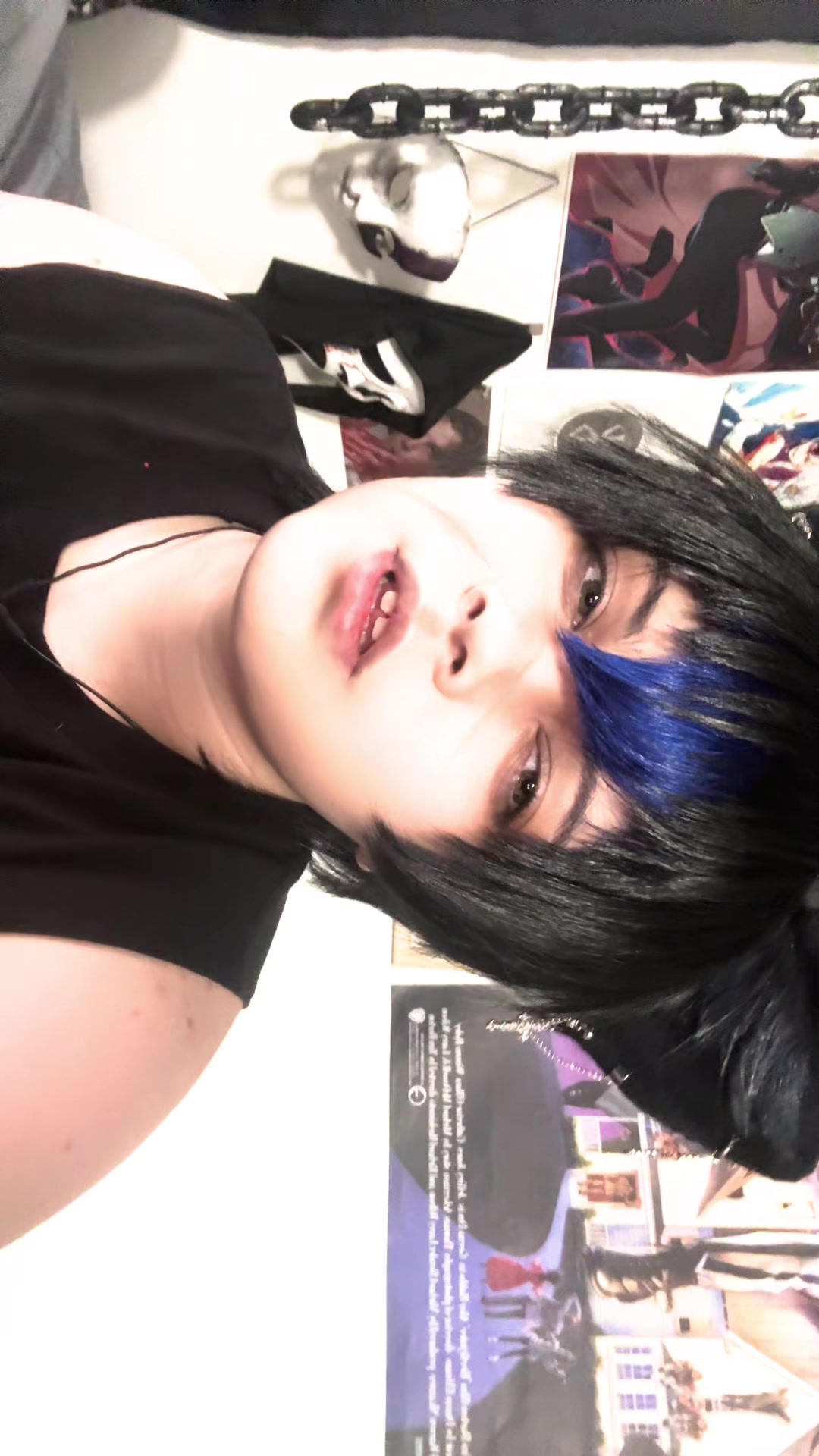 @v  🦇