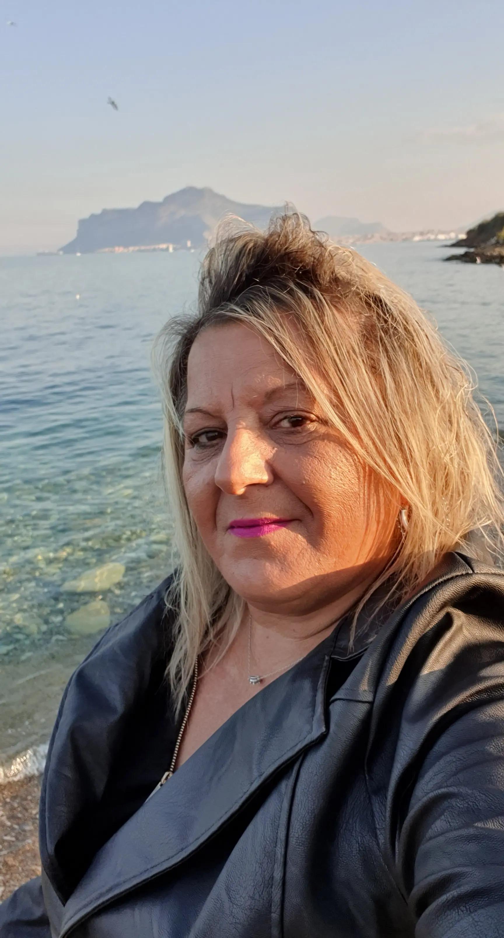@angela bella bionda pazzerella