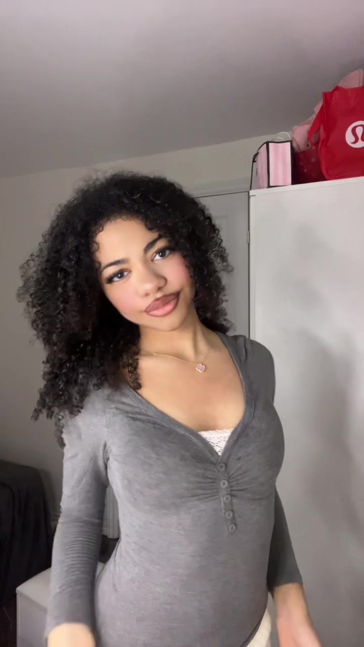 @𝘐𝘻𝘻𝘺 ♡