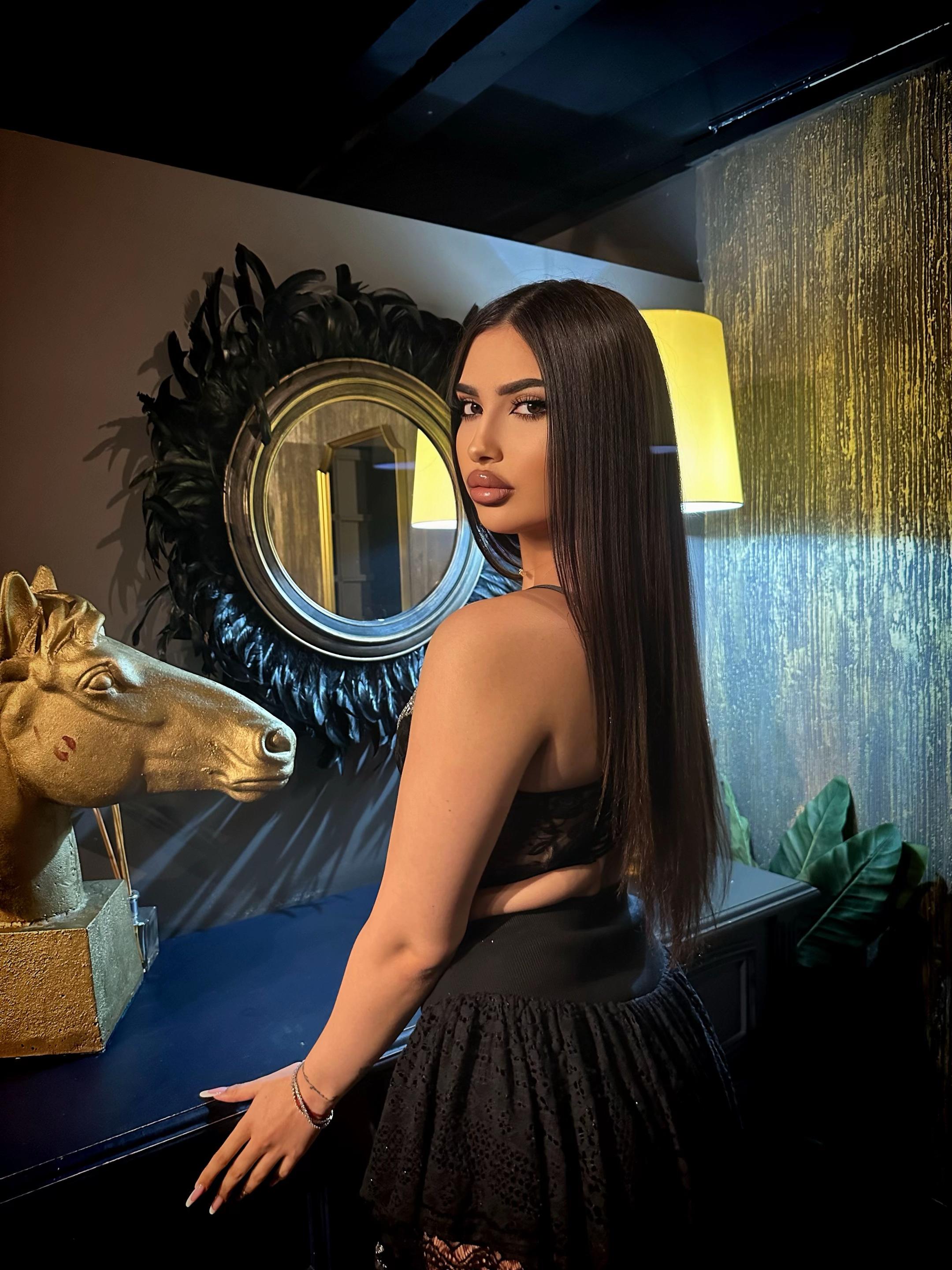 @Denisa den