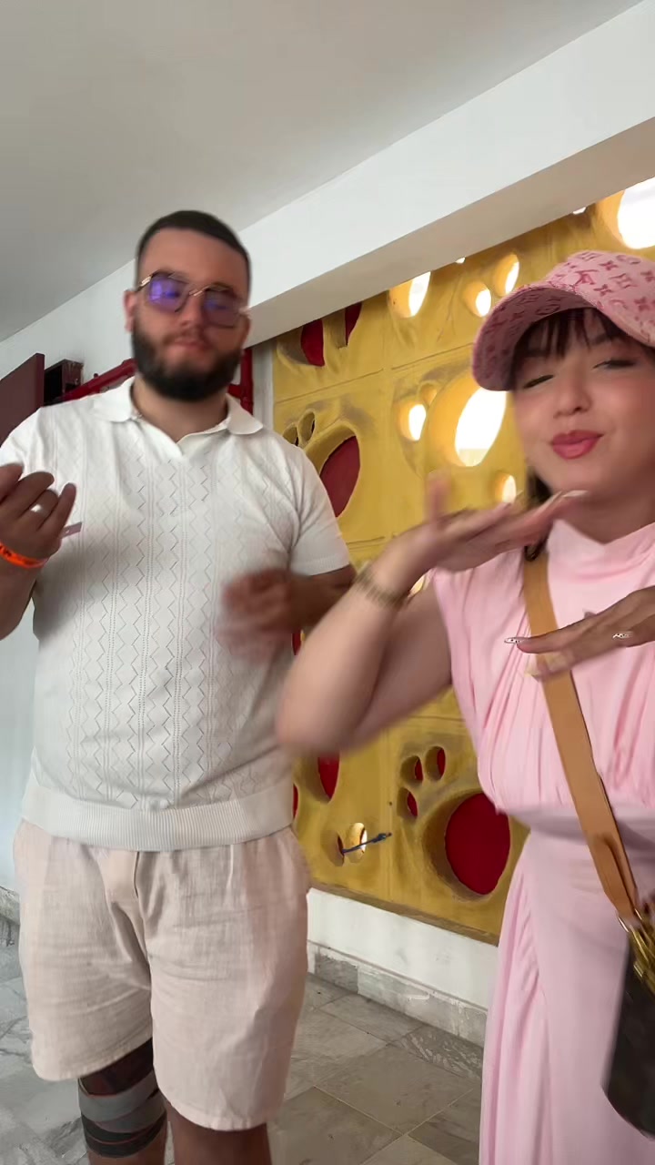 @دب و ماشا🧕🏻