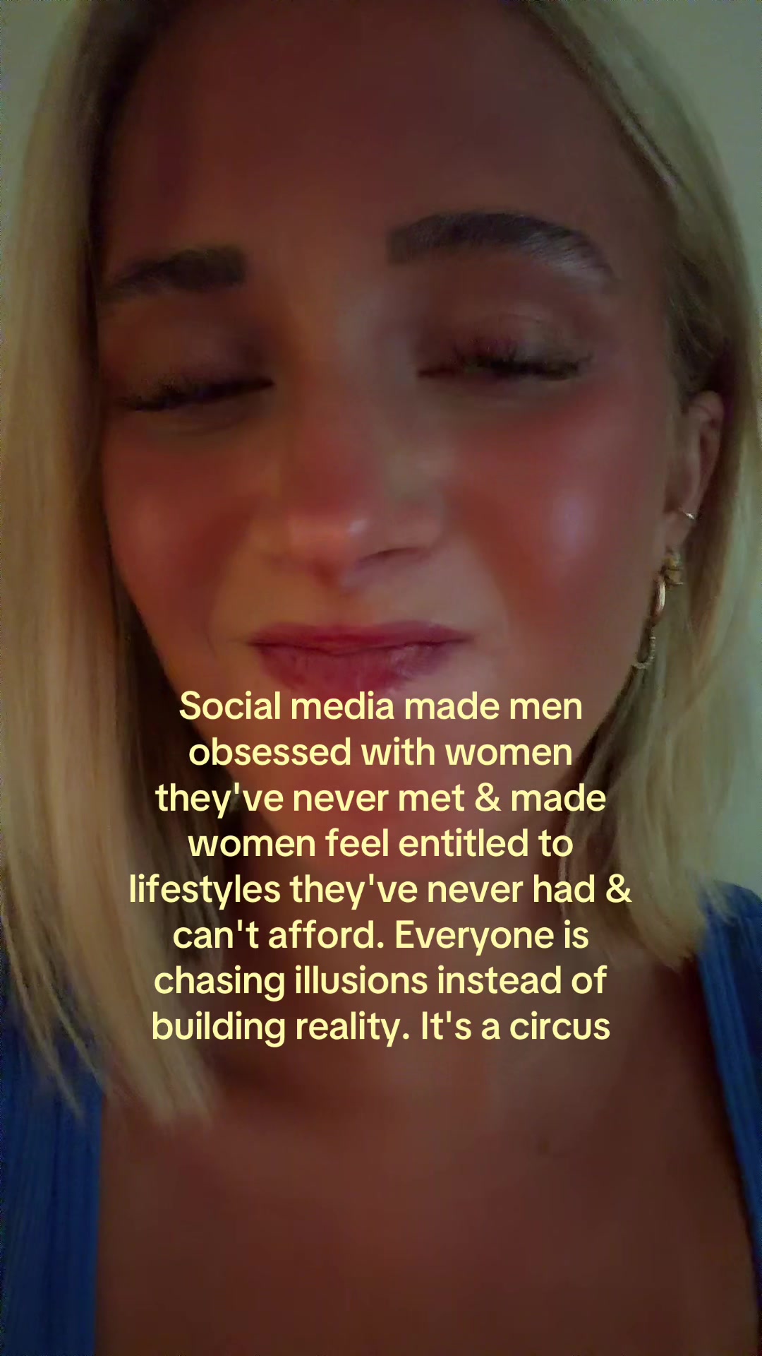 @theelliebarker