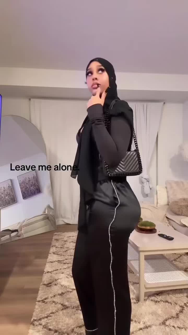 @🧕🏼