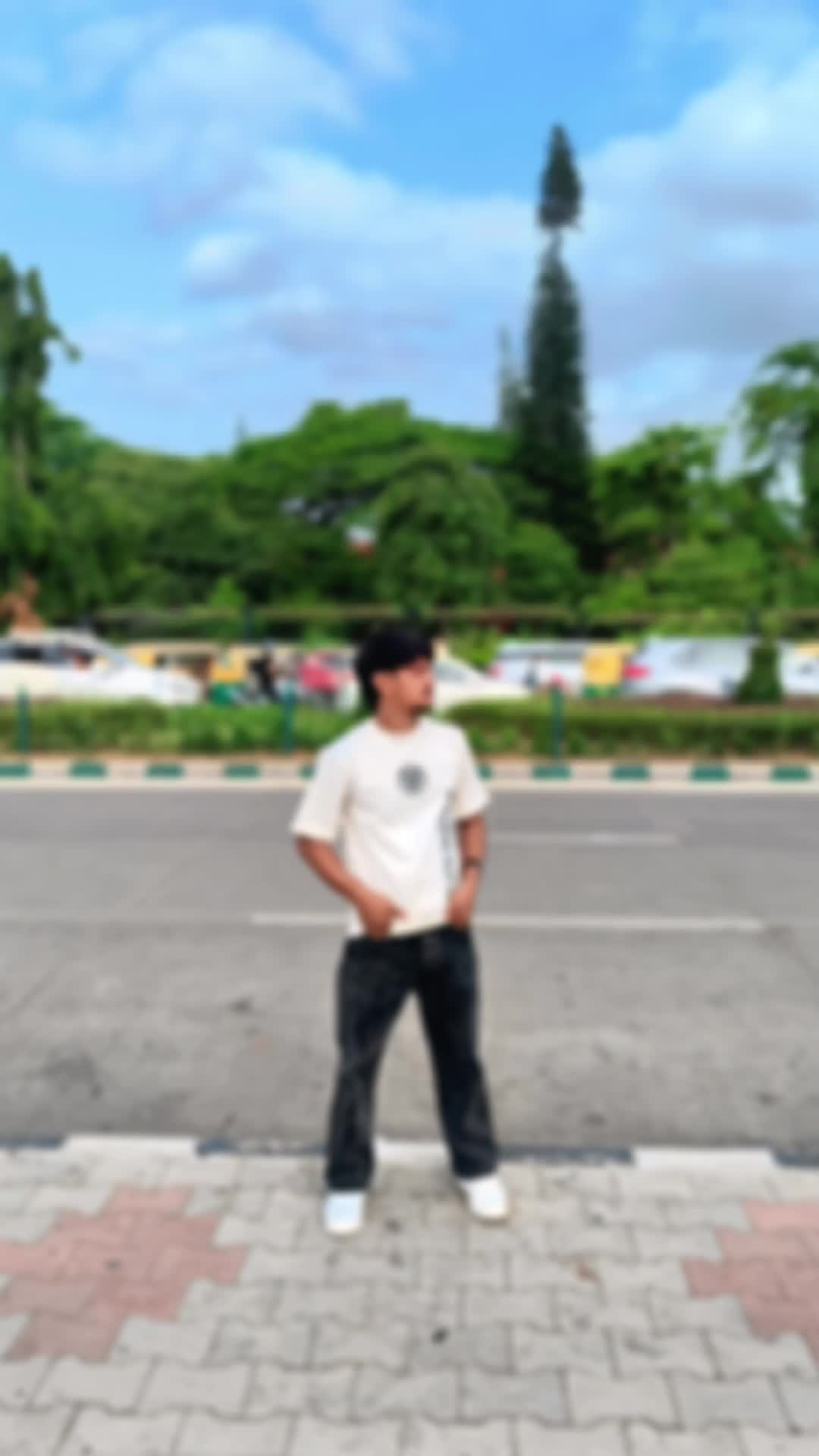 @🫂👩&zwj;❤️&zwj;👨