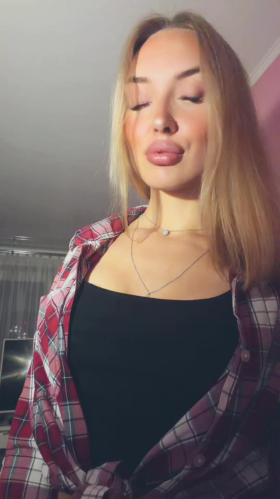 @𝐴𝐿𝐼𝑆𝐴👑