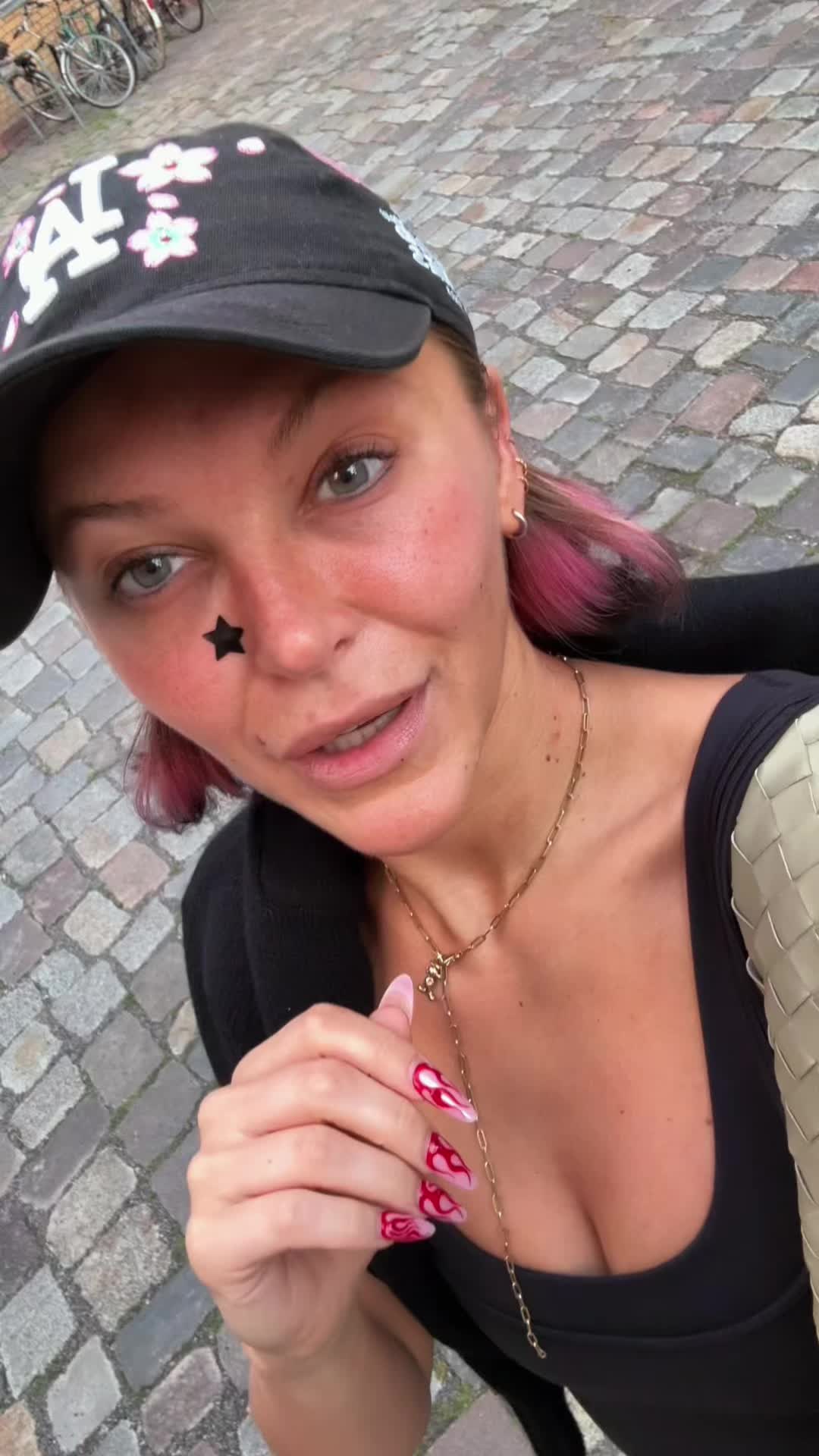 @VIVIANN