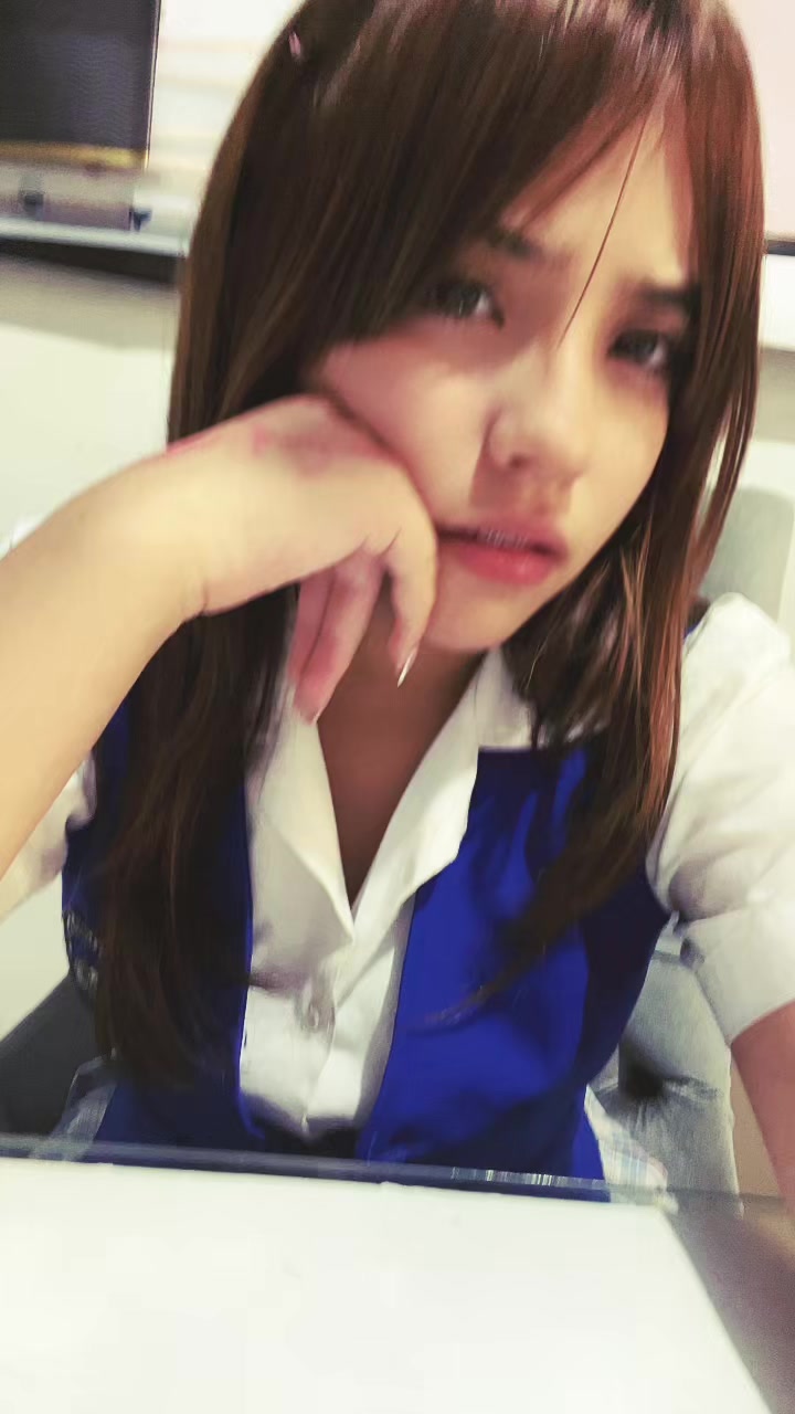 @𝓜𝓸𝓷𝓪 ꧄