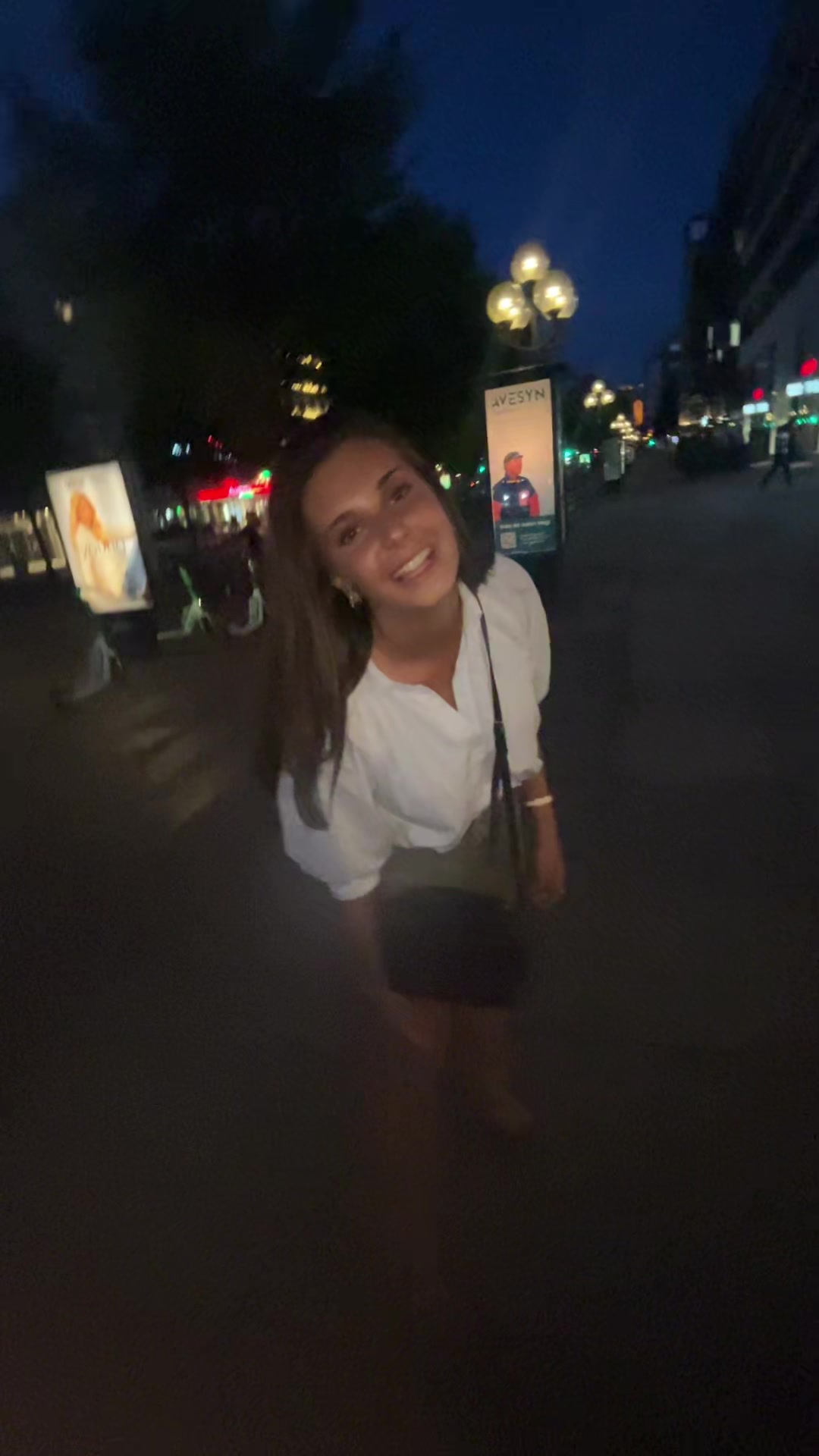 @Bella