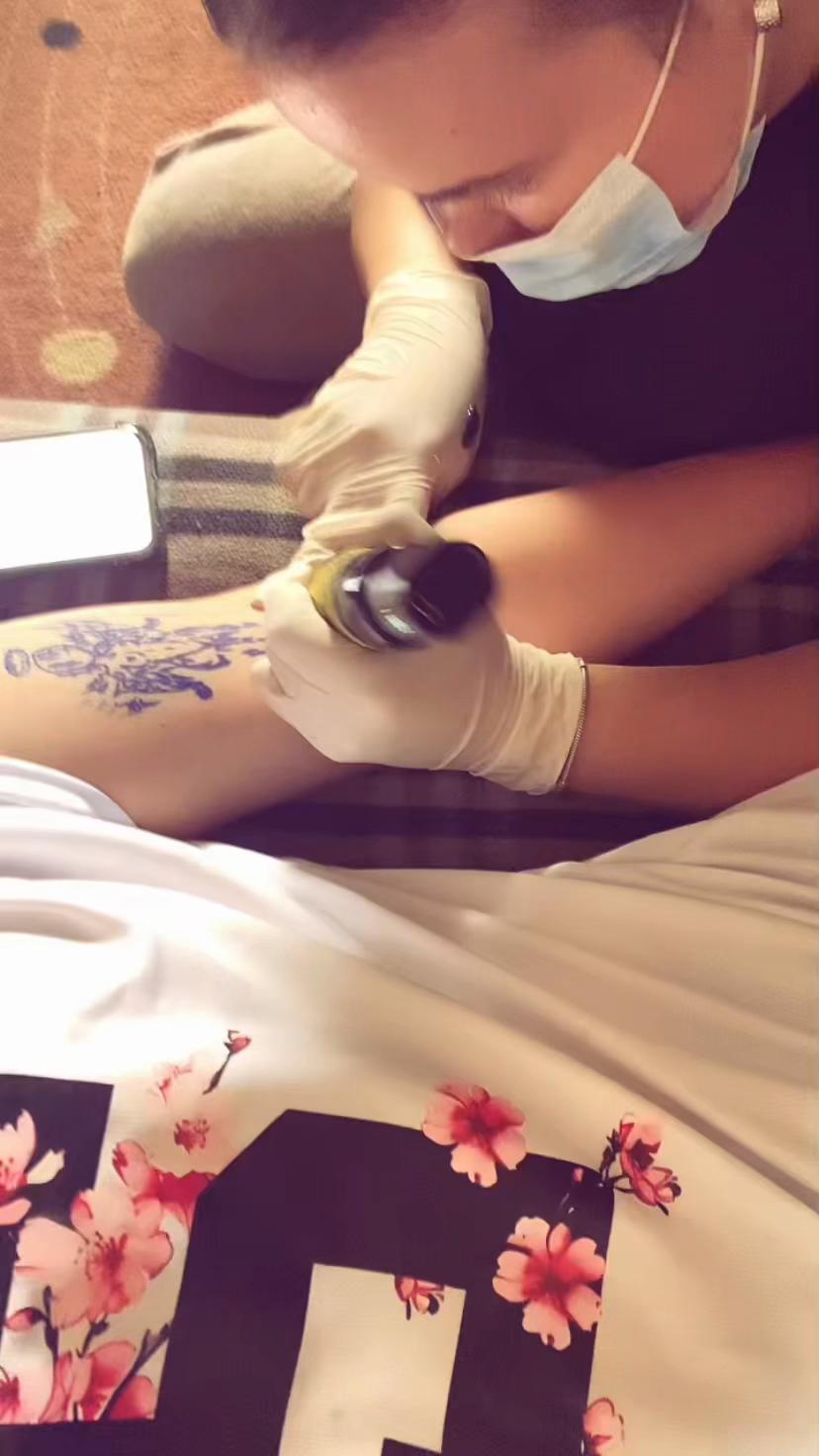 @Маленька