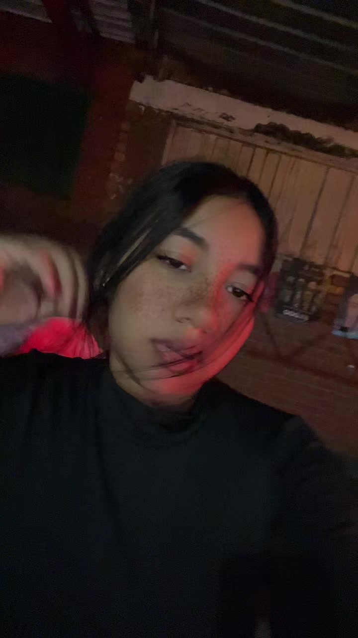 @🦋.