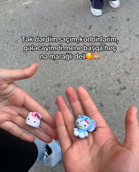 @🦦