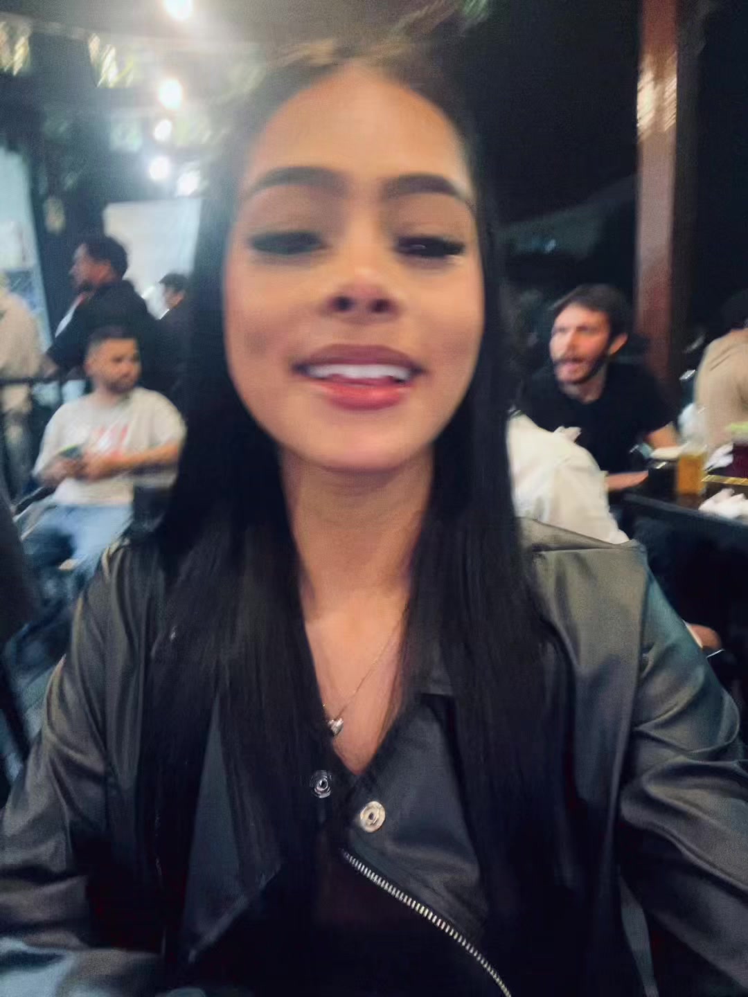 @Isinha do ghost ☹️⭐️
