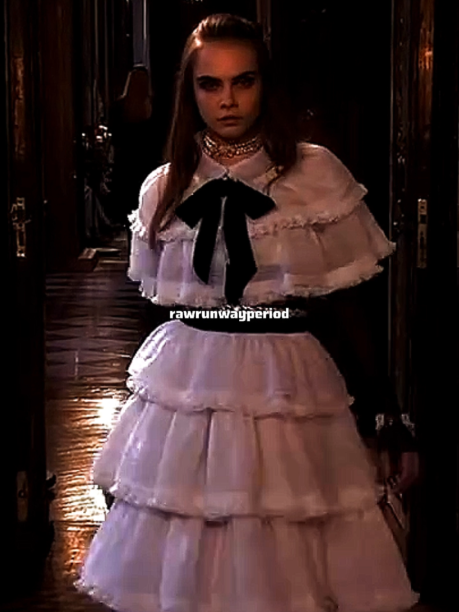@RawRunway.