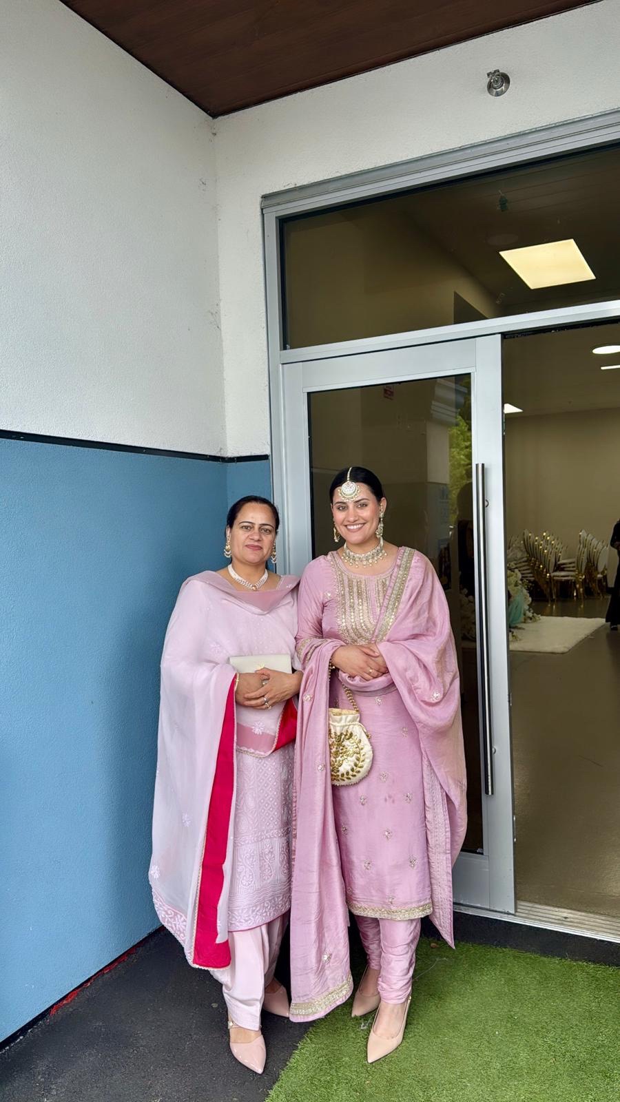@Kaur simi