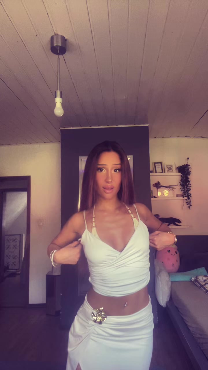 @𝓮𝓿𝓮