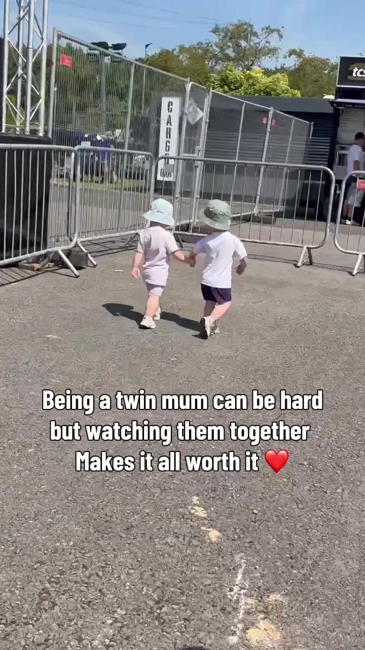 @Charlie, Becky & Twinnies