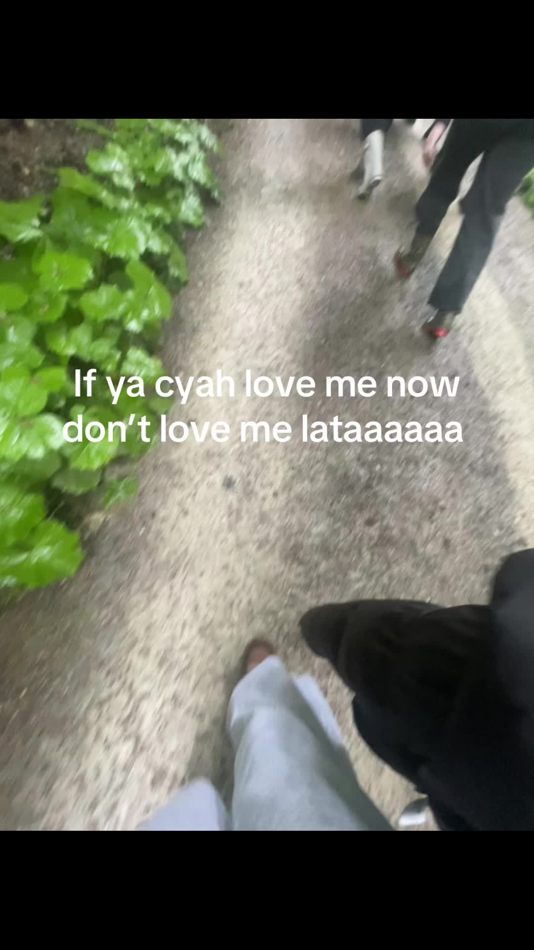 @￴￴