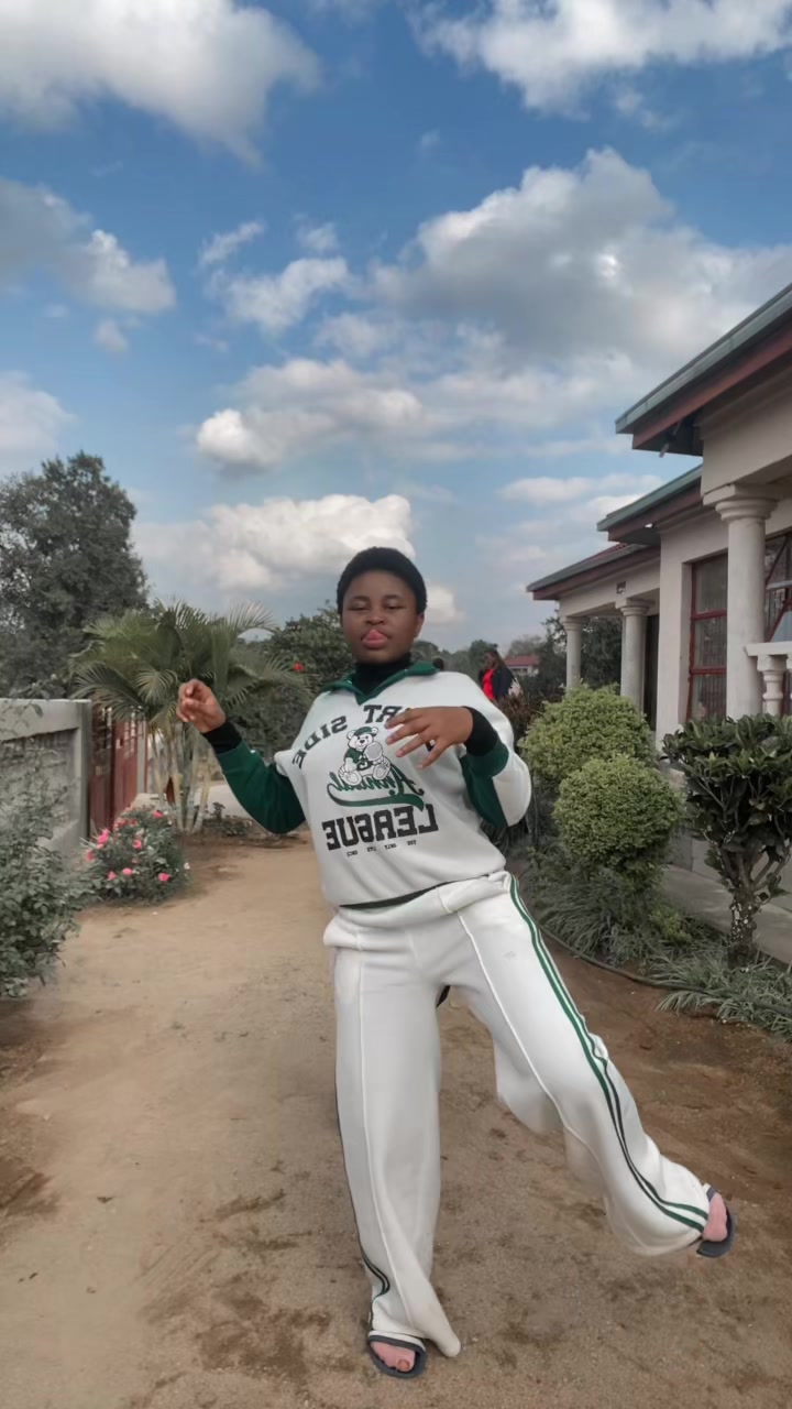 @khumeshna Nxumalo