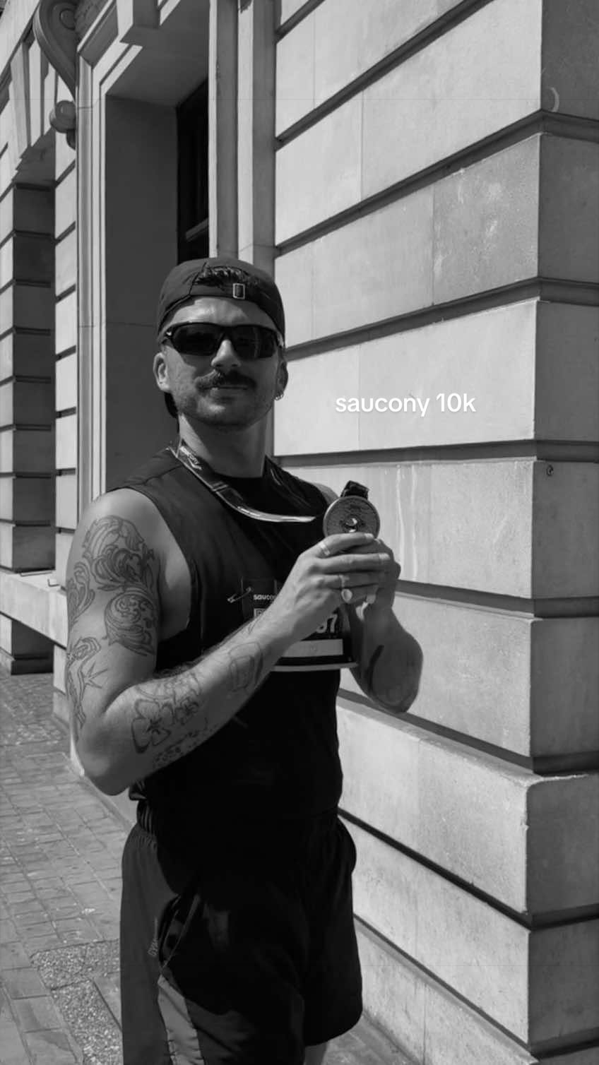 @Si&ocirc;n | The Sober Gay