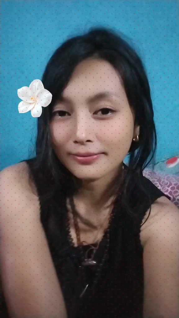 @Addicte with phone 😆