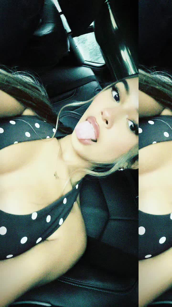 @￶ ￶