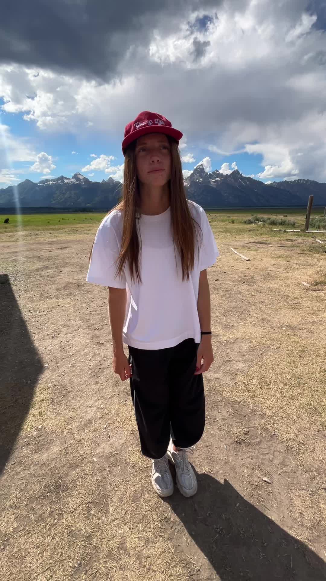 @lawlynnava