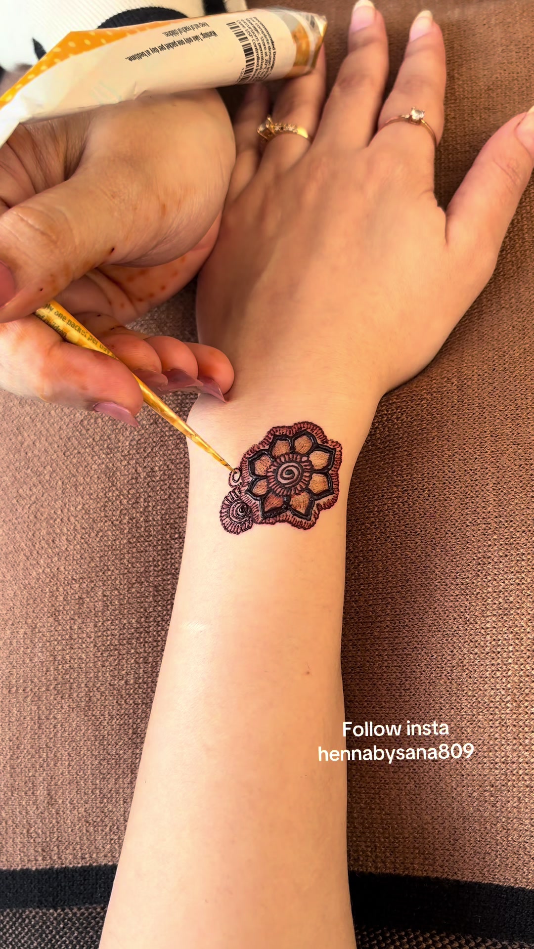 @henna by sana 809