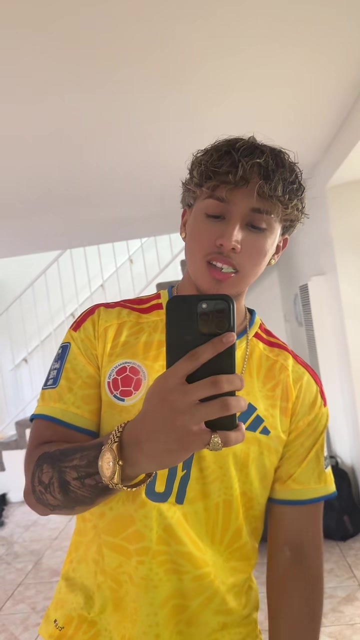 @jamezmontanoo